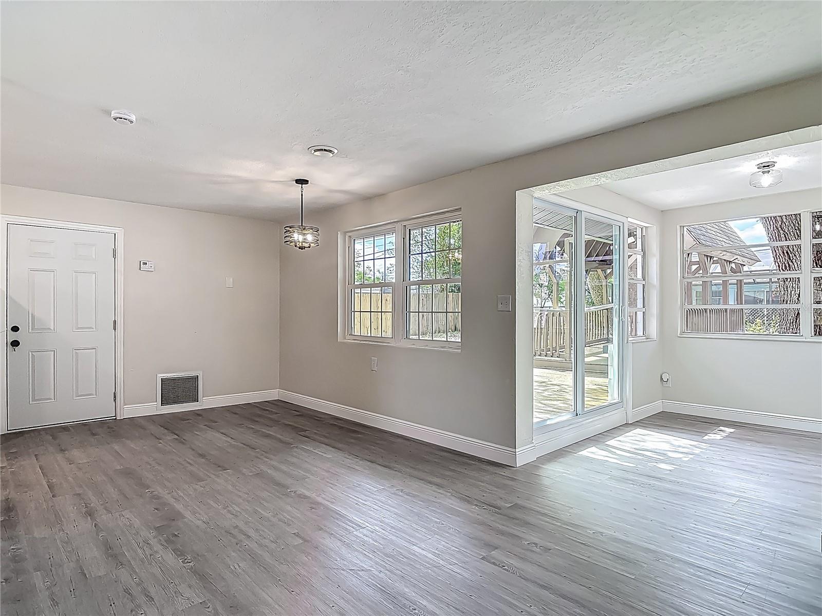 Image 16 of 55 For 1298 Scottsdale Drive