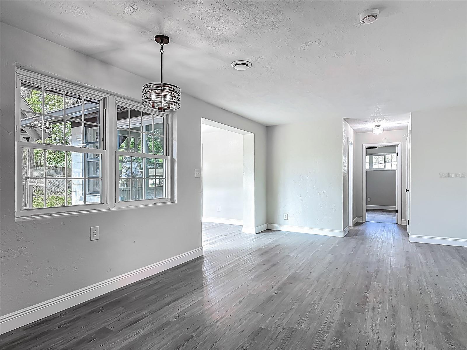 Image 20 of 55 For 1298 Scottsdale Drive