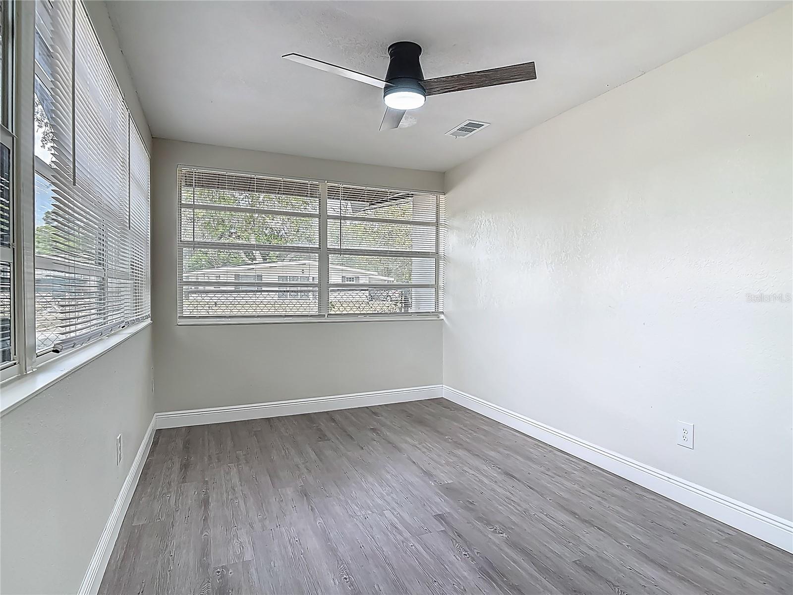 Image 27 of 55 For 1298 Scottsdale Drive