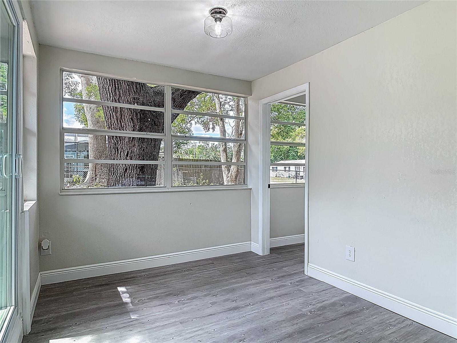 Image 42 of 55 For 1298 Scottsdale Drive