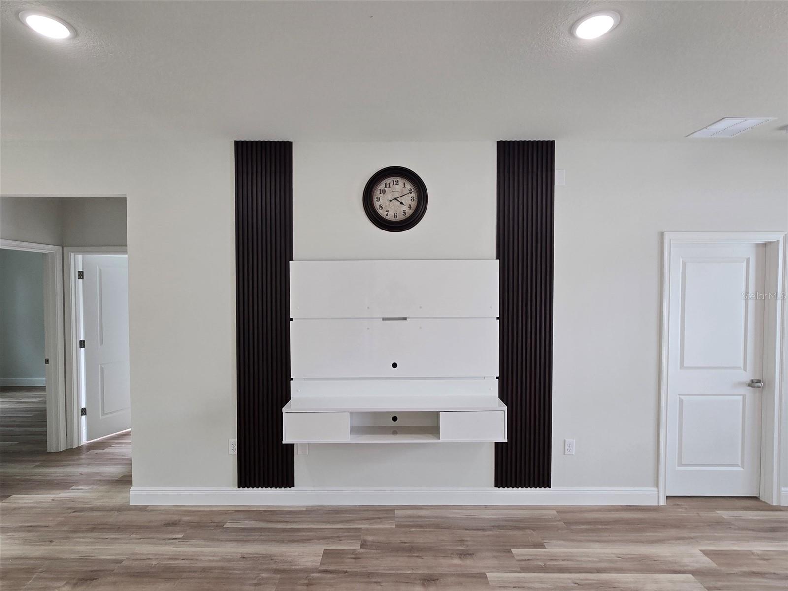 Image 11 of 45 For 2644 162 Nd Street
