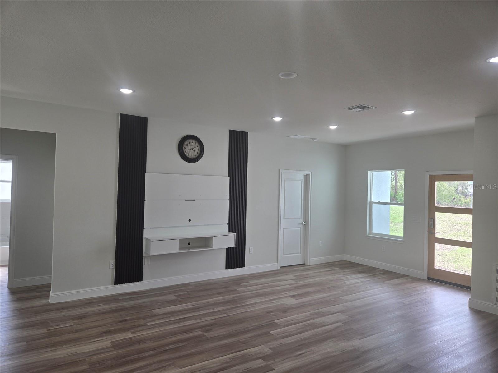 Image 12 of 45 For 2644 162 Nd Street