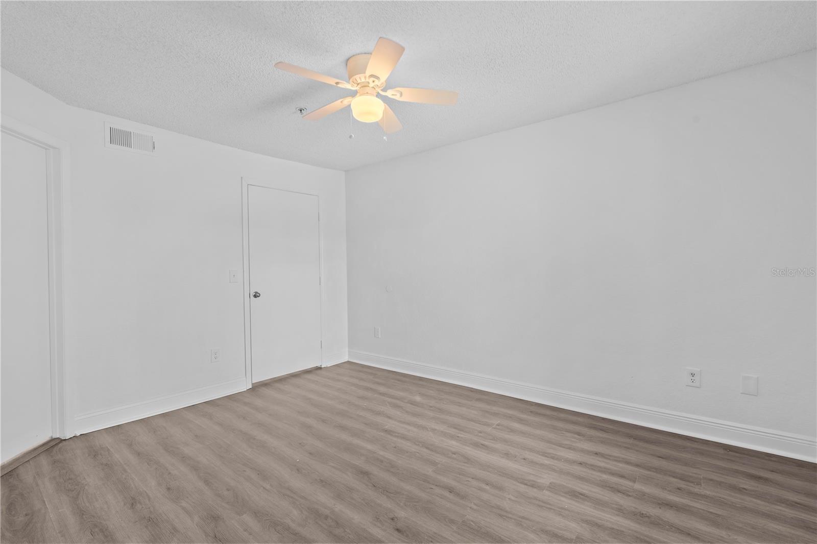 Image 14 of 34 For 2214 Grand Cayman Court 1525