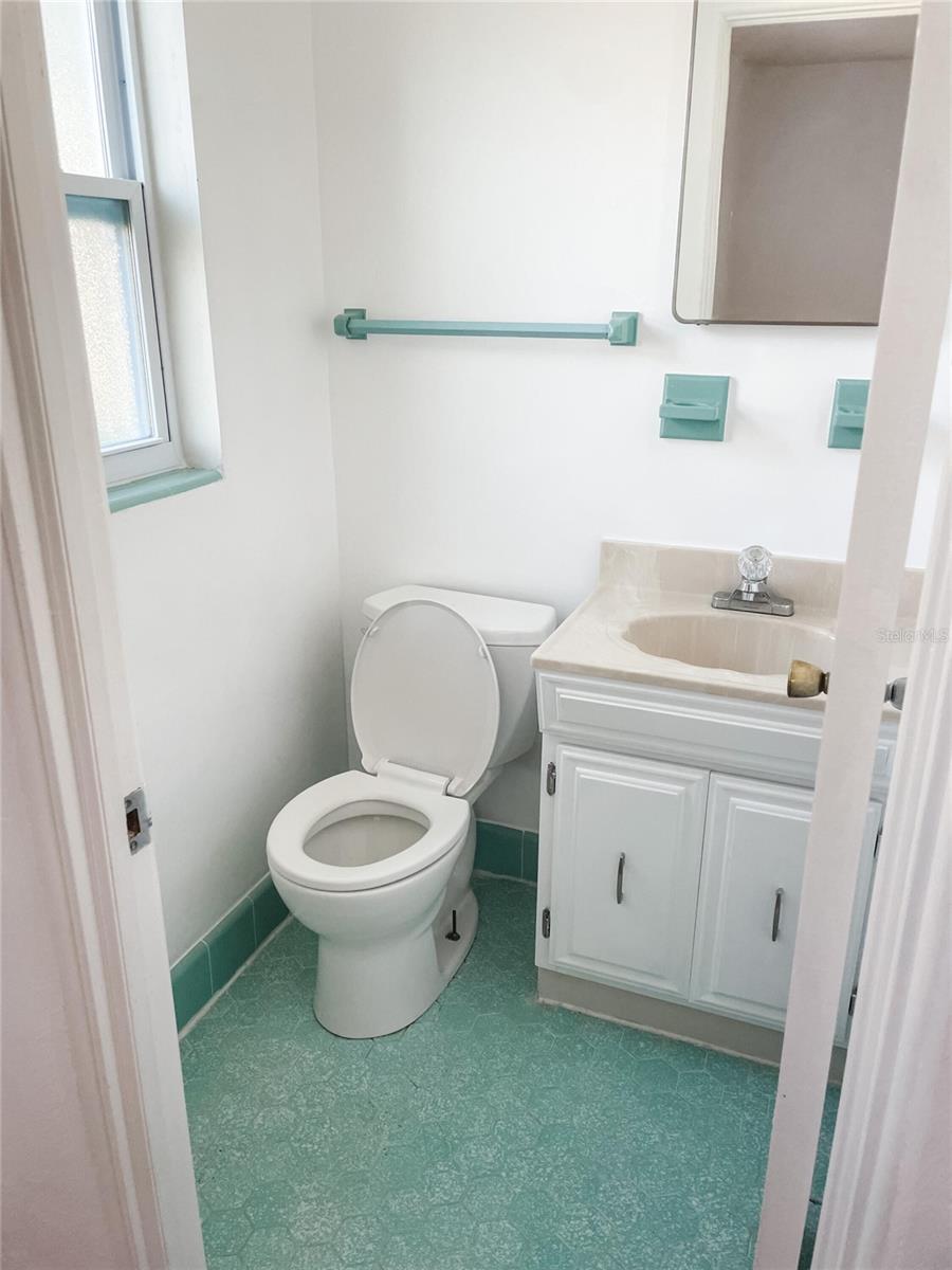 Image 10 of 14 For 766 Canovia Avenue