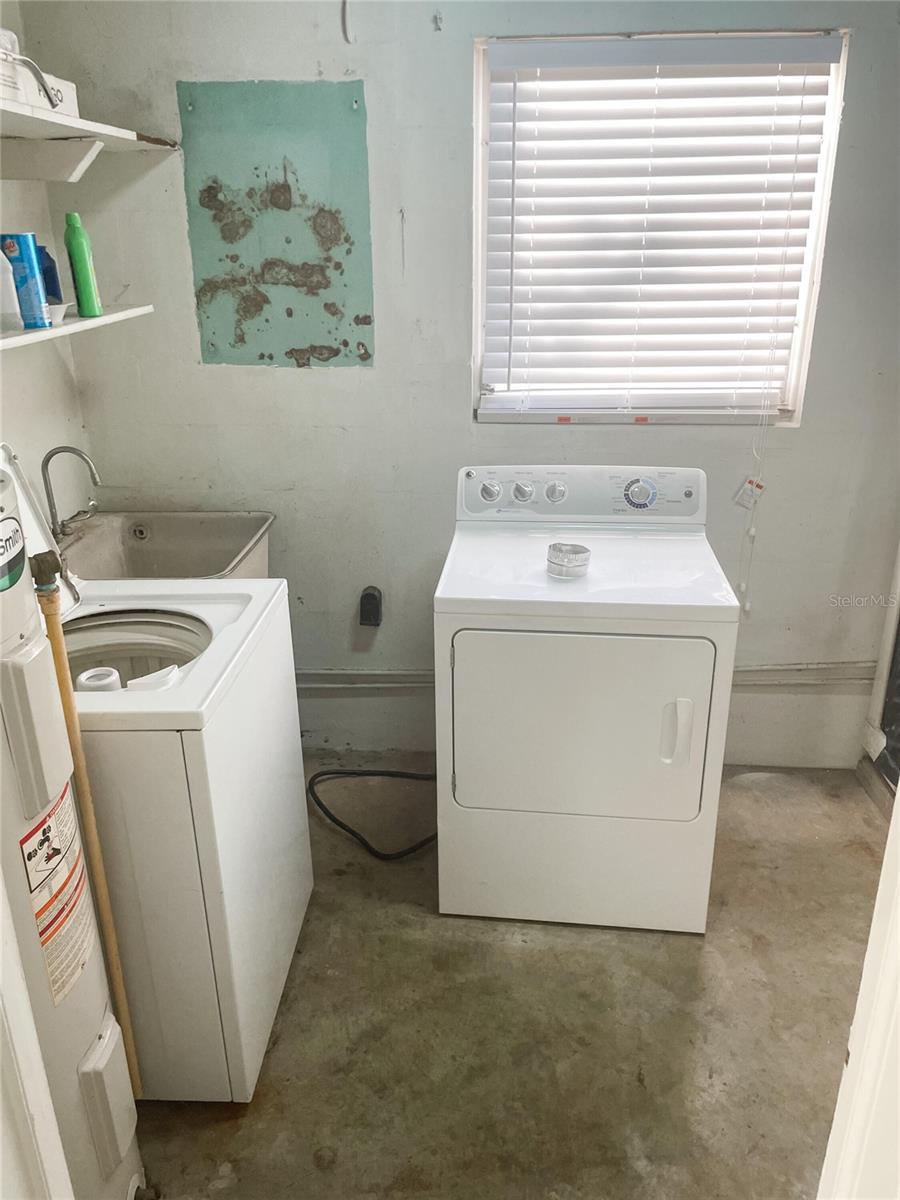Image 11 of 14 For 766 Canovia Avenue