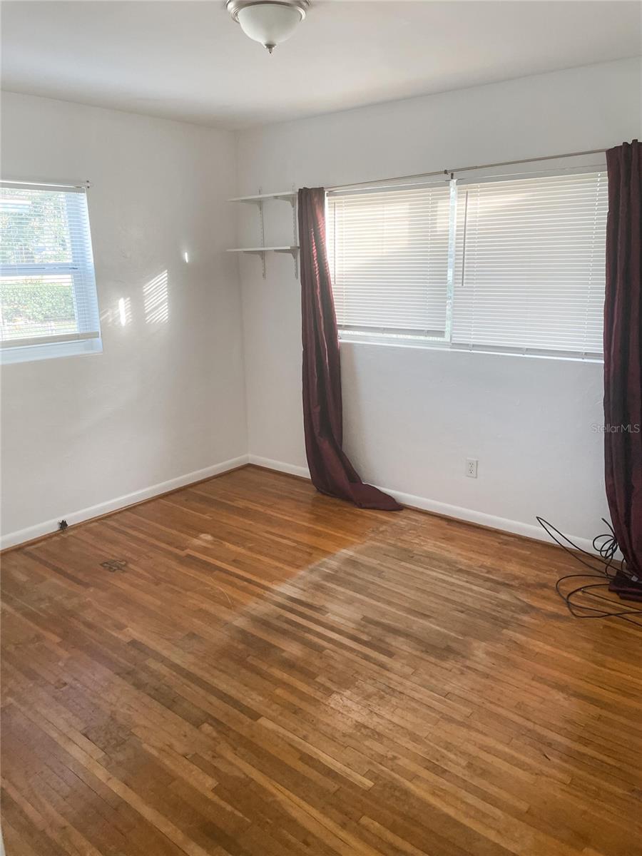 Image 9 of 14 For 766 Canovia Avenue