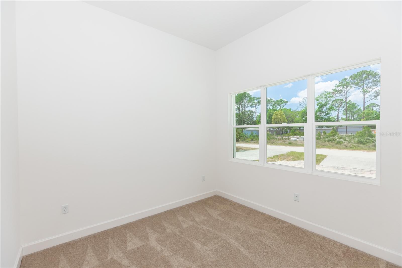 Image 19 of 36 For 2065 East Parkway