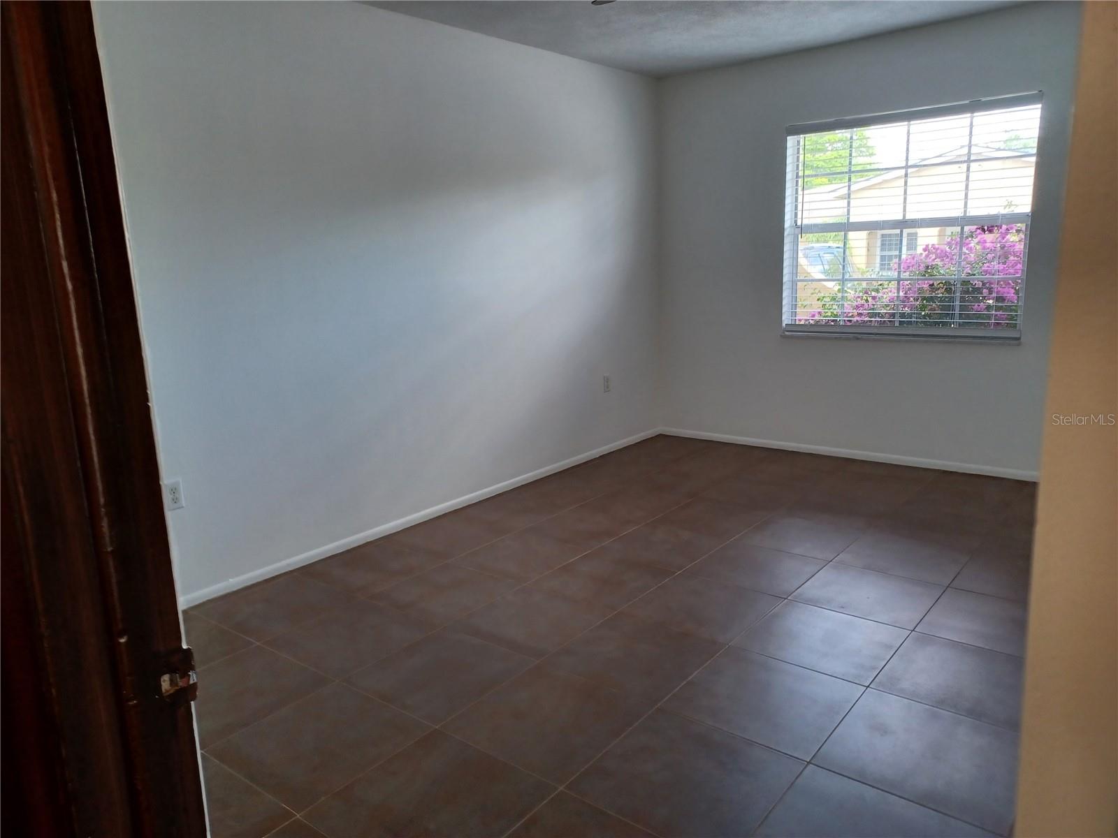 Image 13 of 31 For 207 Esplanade Way 101