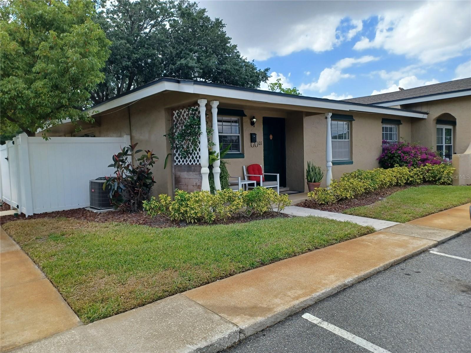Image 3 of 31 For 207 Esplanade Way 101
