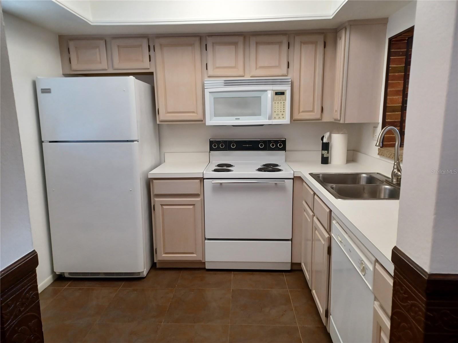 Image 7 of 31 For 207 Esplanade Way 101