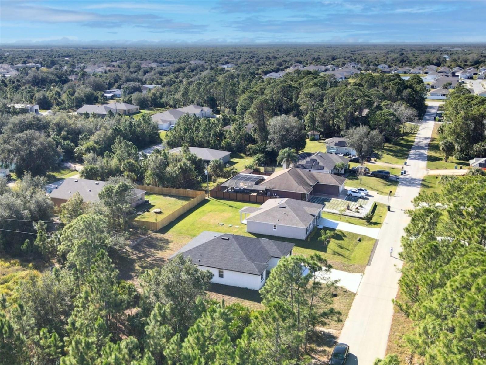 Image 3 of 21 For 410 Flat River Street Sw