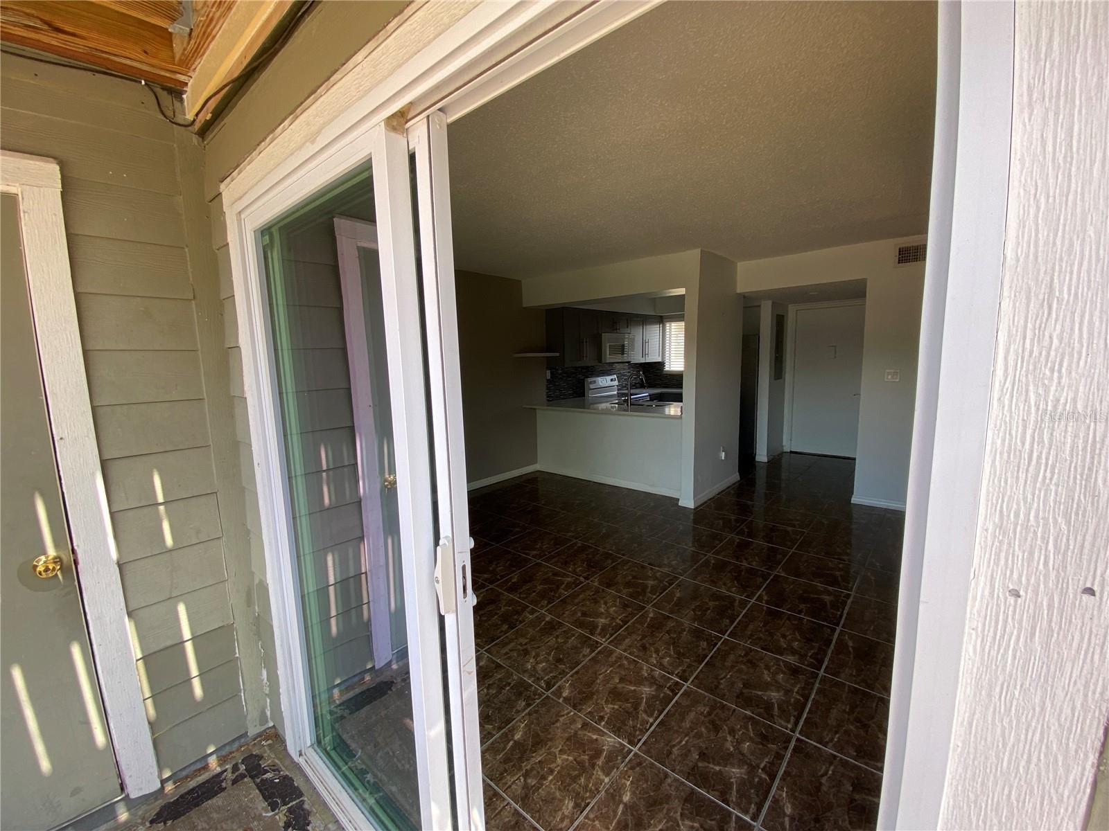 Image 13 of 26 For 174 Scottsdale Square 174