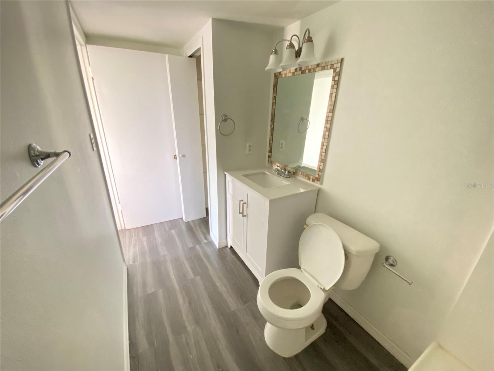 Image 19 of 26 For 174 Scottsdale Square 174