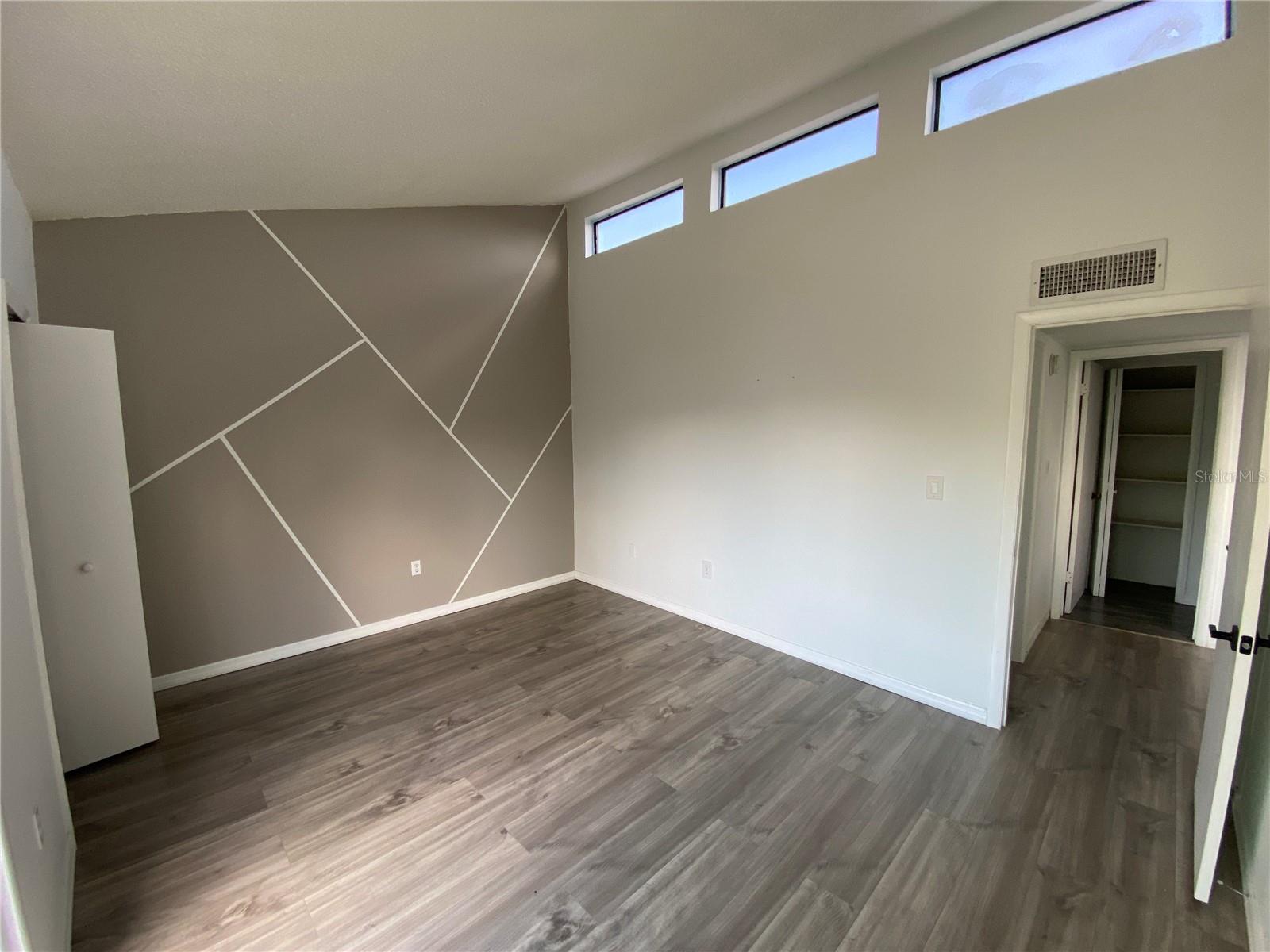 Image 23 of 26 For 174 Scottsdale Square 174