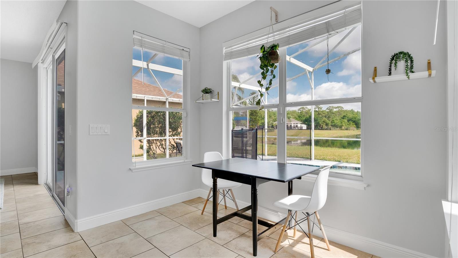 Image 10 of 41 For 726 Lake Biscayne Way