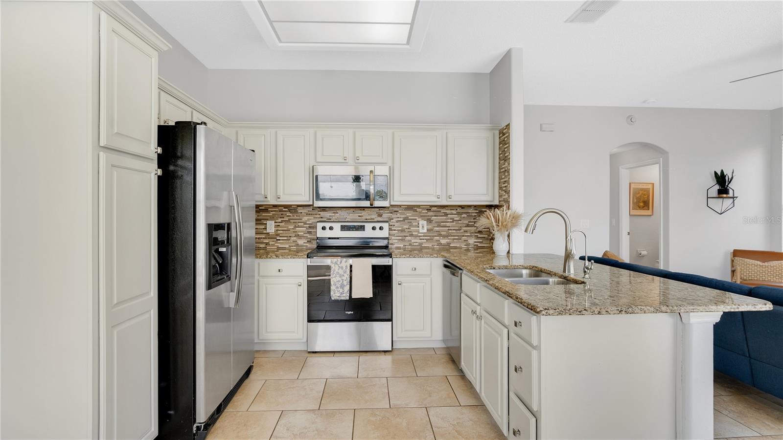 Image 12 of 41 For 726 Lake Biscayne Way