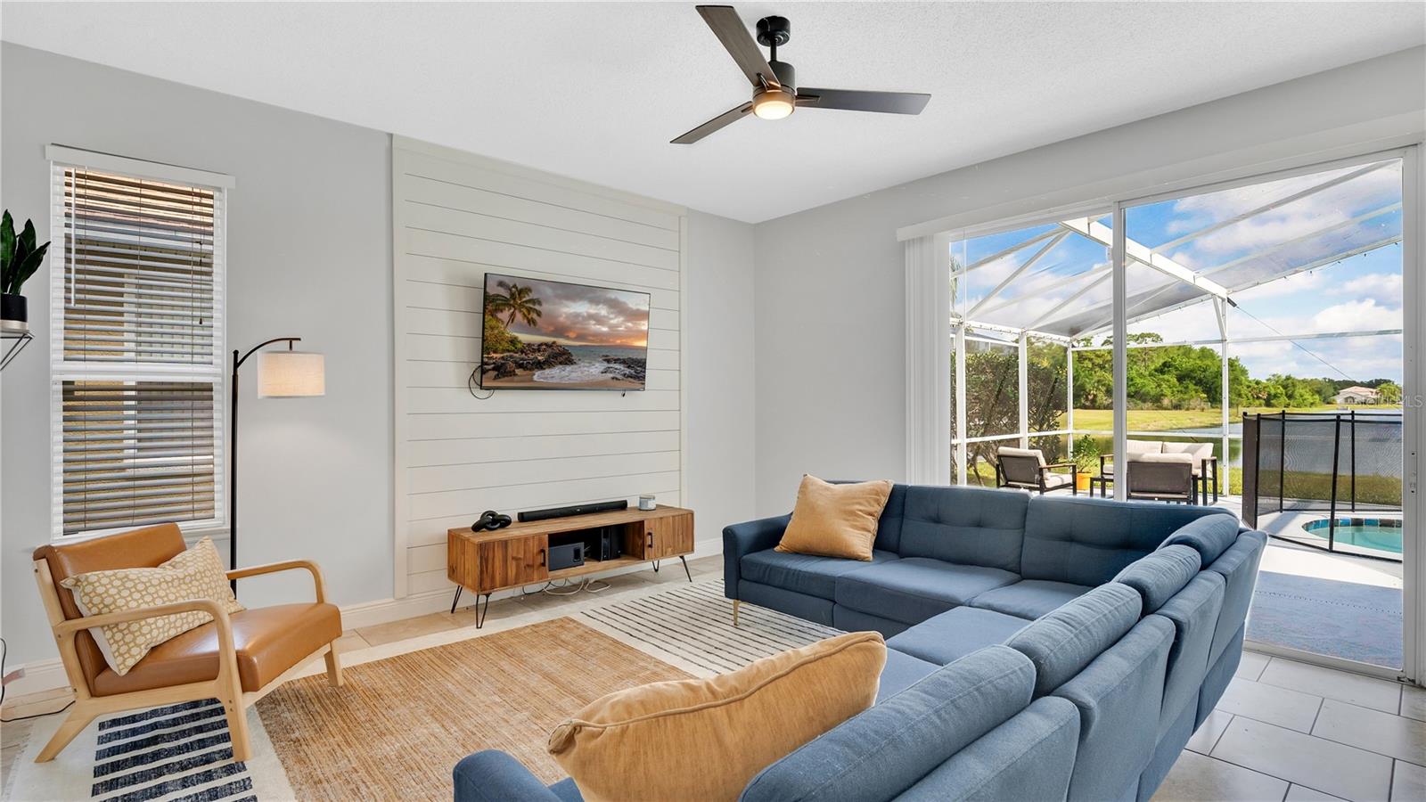 Image 15 of 41 For 726 Lake Biscayne Way