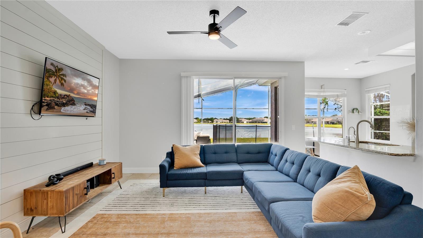Image 16 of 41 For 726 Lake Biscayne Way