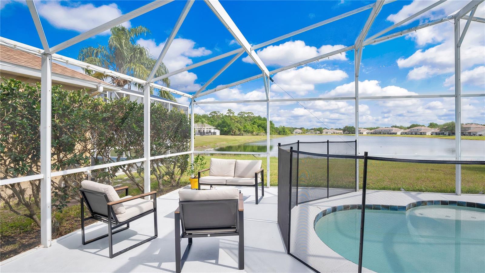 Image 28 of 41 For 726 Lake Biscayne Way