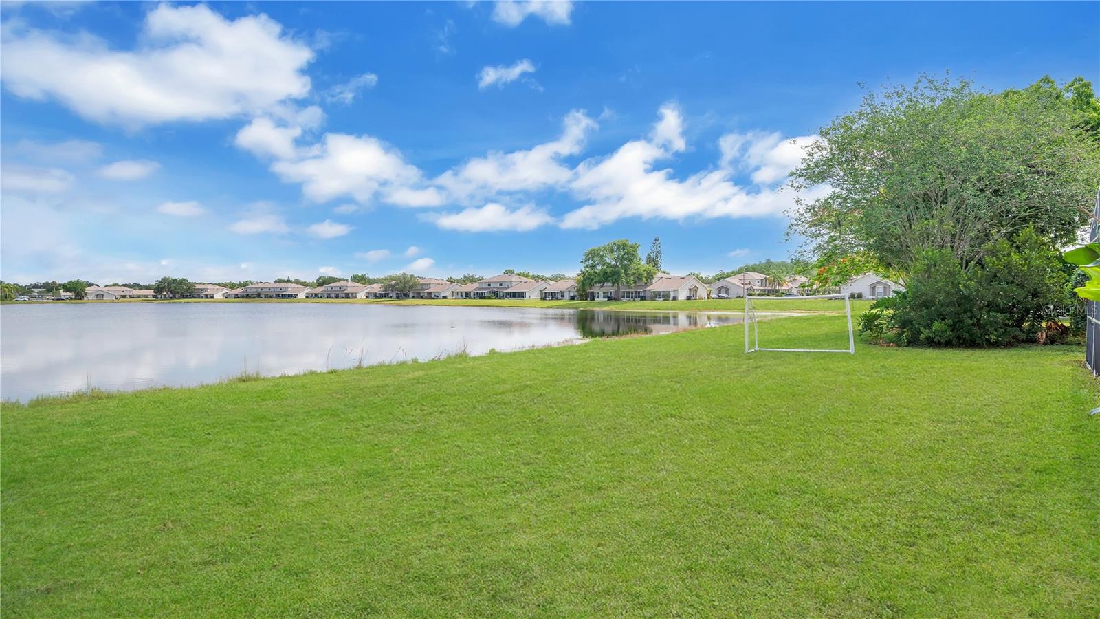 Image 29 of 41 For 726 Lake Biscayne Way