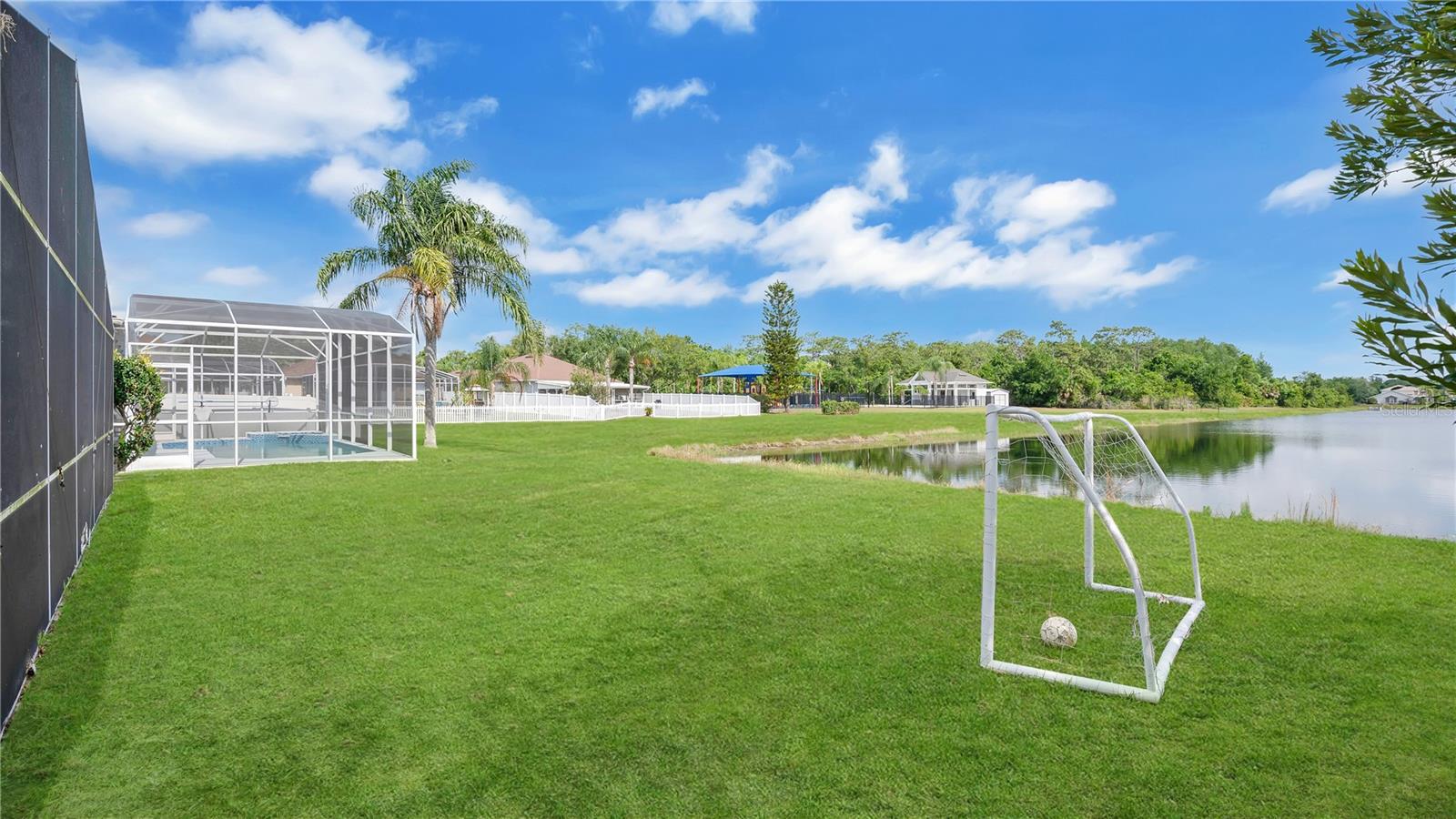 Image 32 of 41 For 726 Lake Biscayne Way