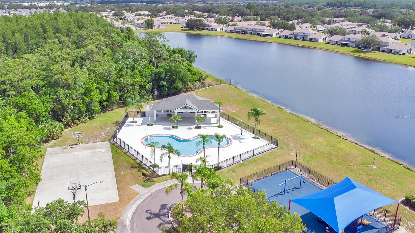 Image 40 of 41 For 726 Lake Biscayne Way