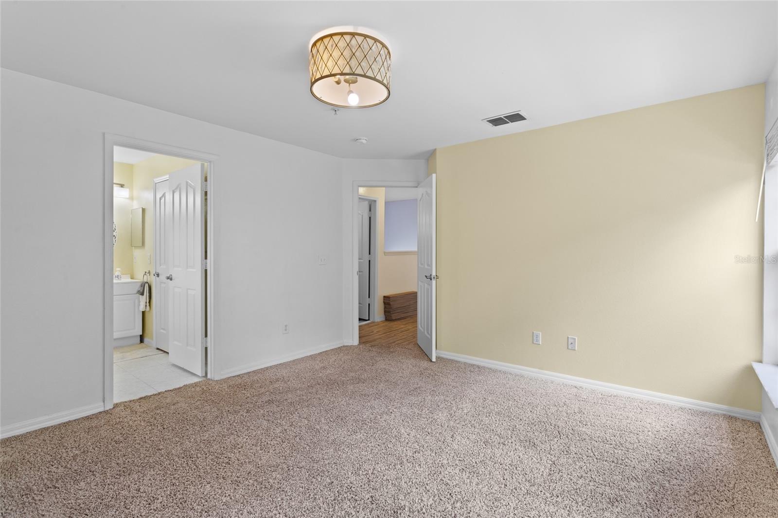 Image 15 of 40 For 754 Centervale Drive
