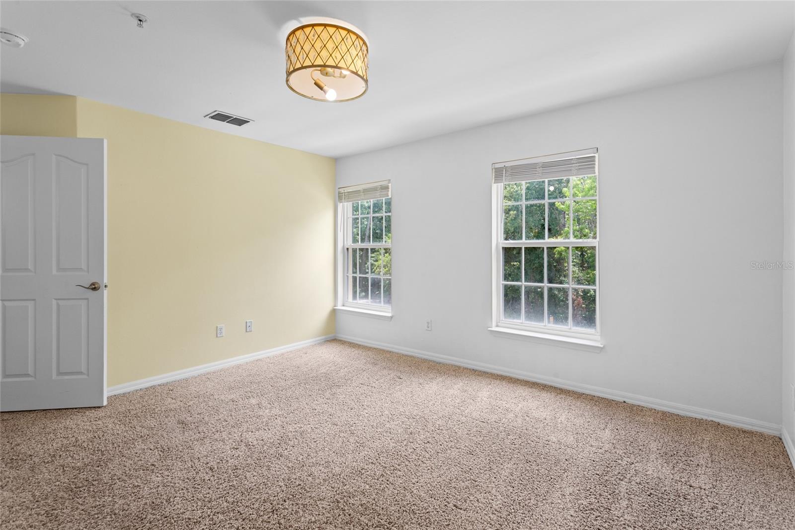 Image 16 of 40 For 754 Centervale Drive