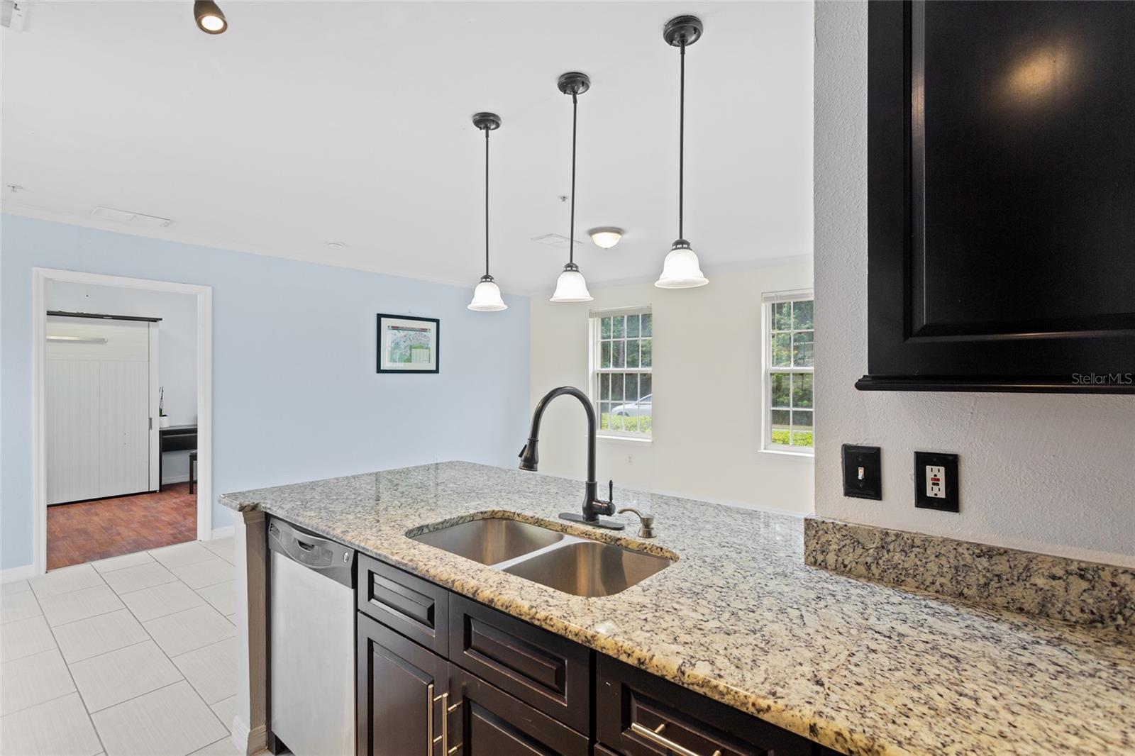 Image 9 of 40 For 754 Centervale Drive