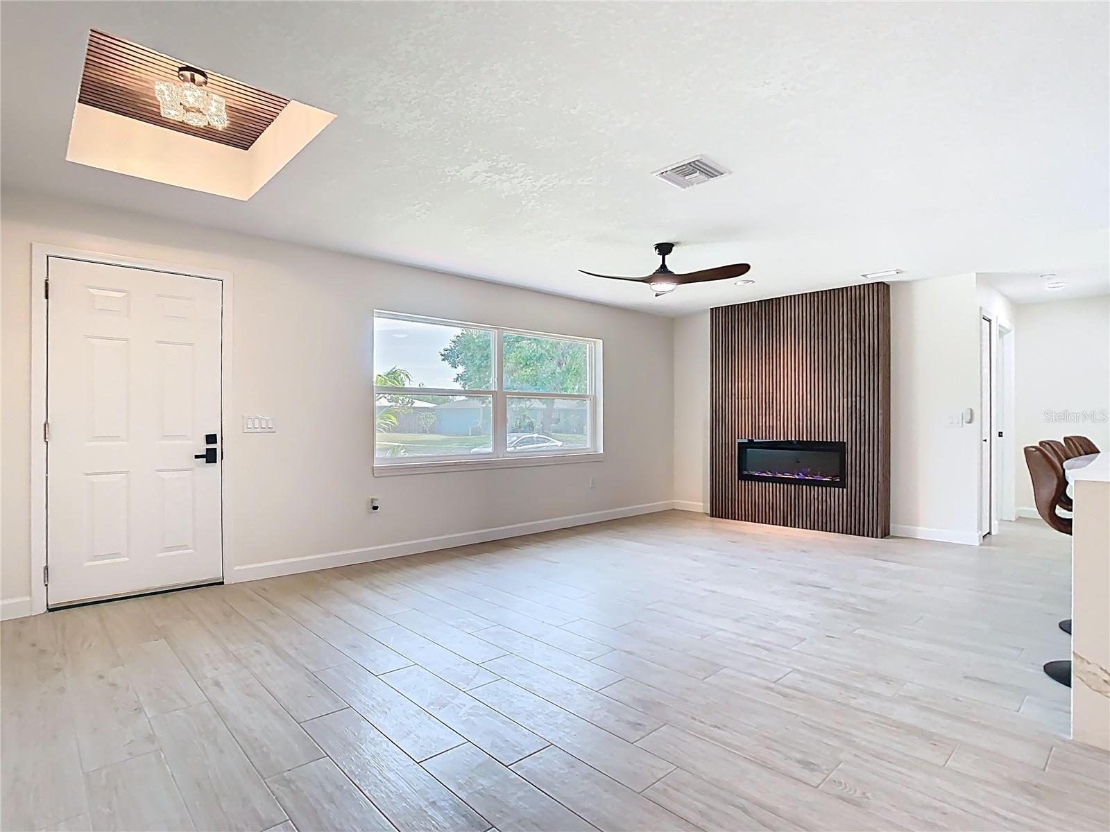 Image 9 of 48 For 3668 Longbow Road