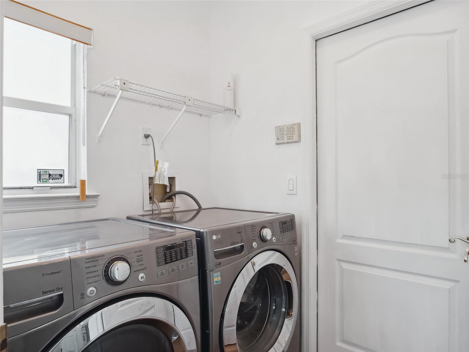 Image 10 of 40 For 220 Wimbledon Circle