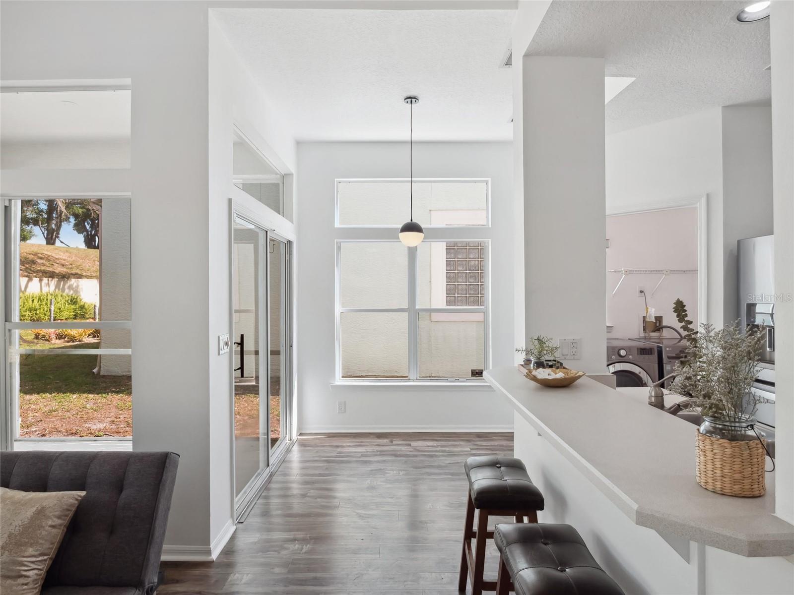 Image 13 of 40 For 220 Wimbledon Circle