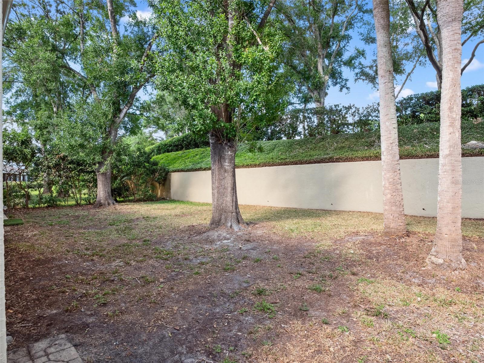 Image 19 of 40 For 220 Wimbledon Circle