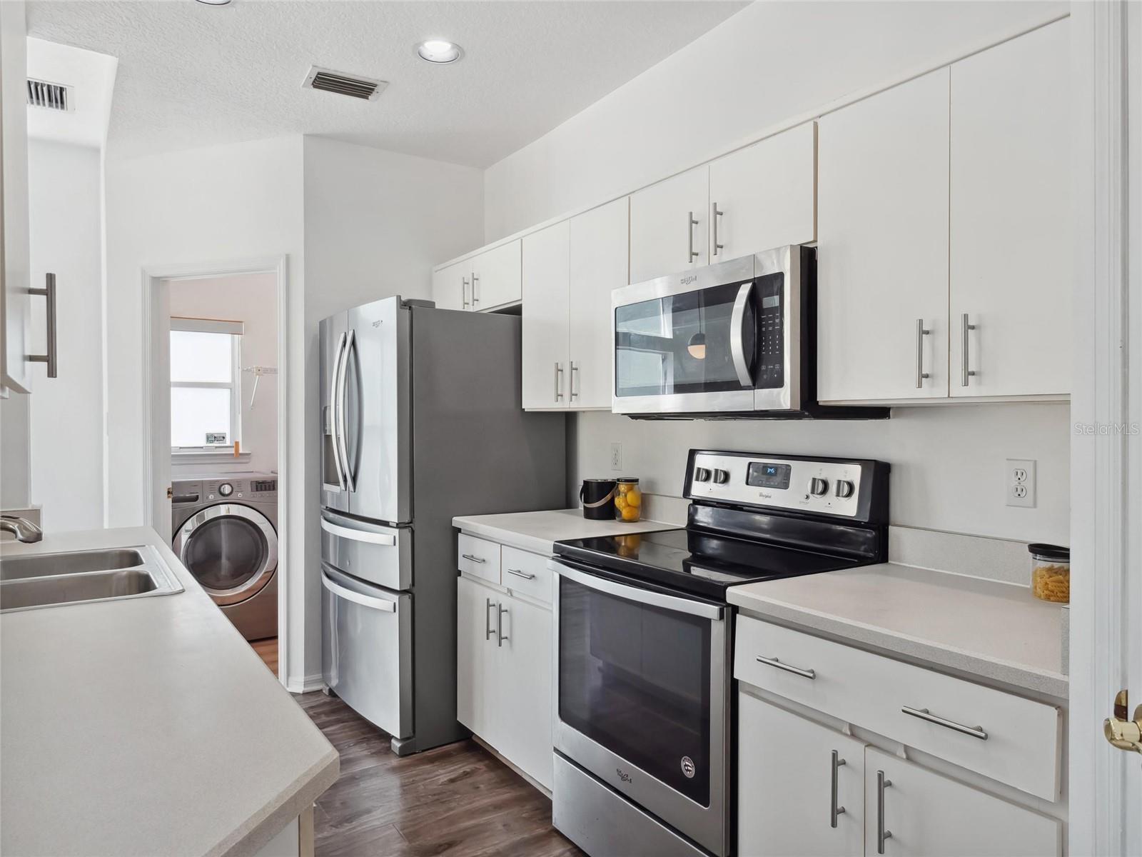 Image 9 of 40 For 220 Wimbledon Circle