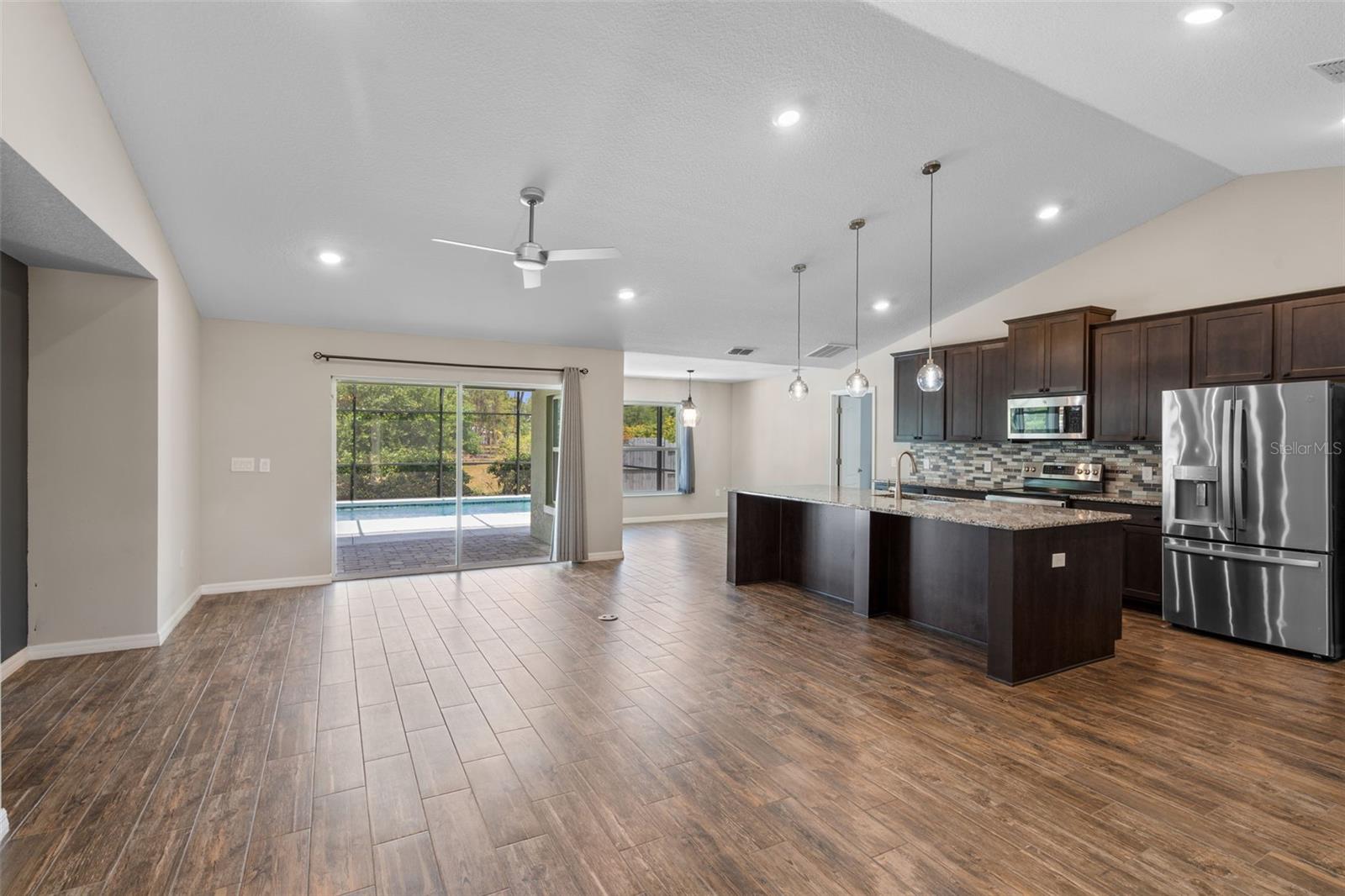 Image 4 of 43 For 7017 Bridle Path