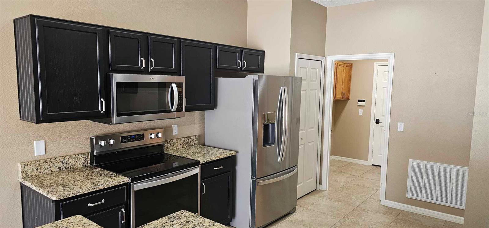 Image 7 of 49 For 2752 Bellewater Place