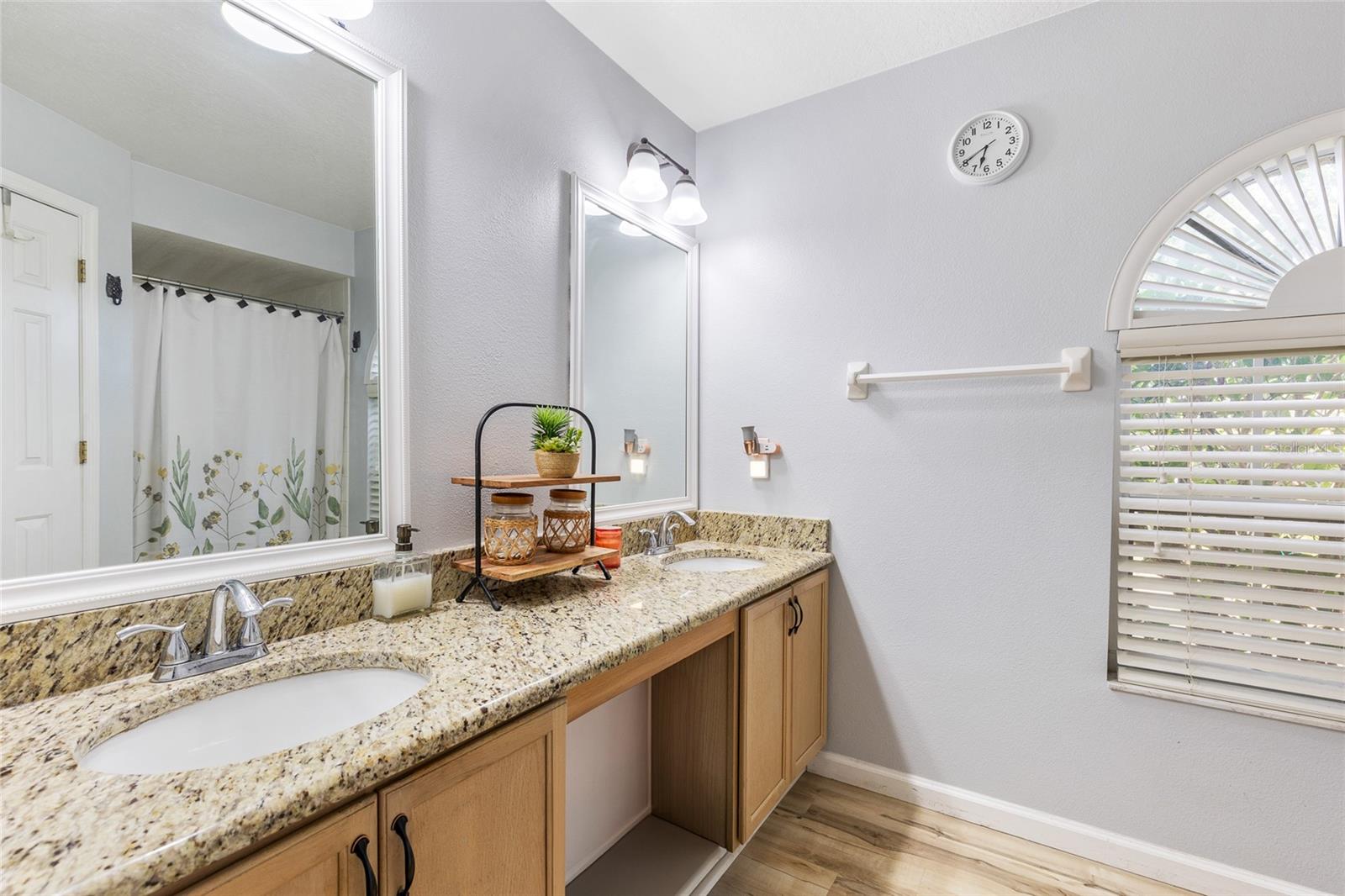 Image 15 of 39 For 5113 Sage Way