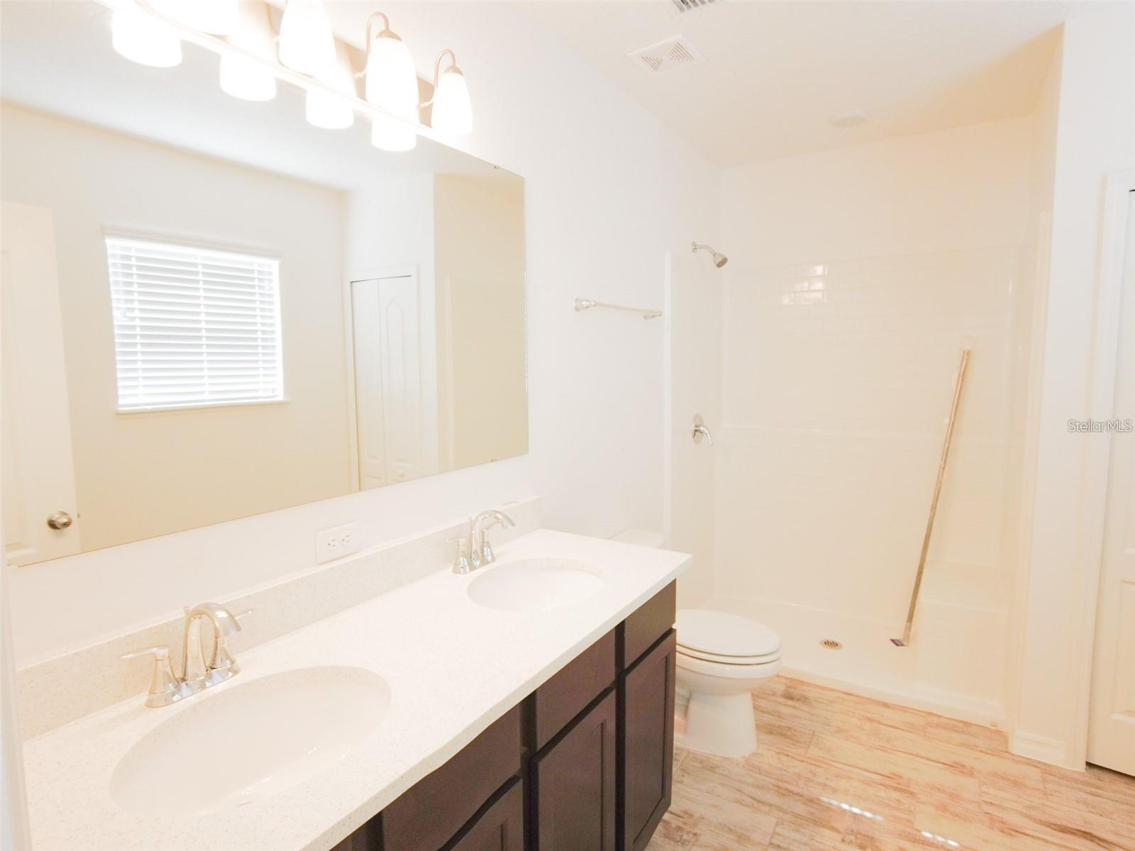 Image 11 of 16 For 423 Taft Drive