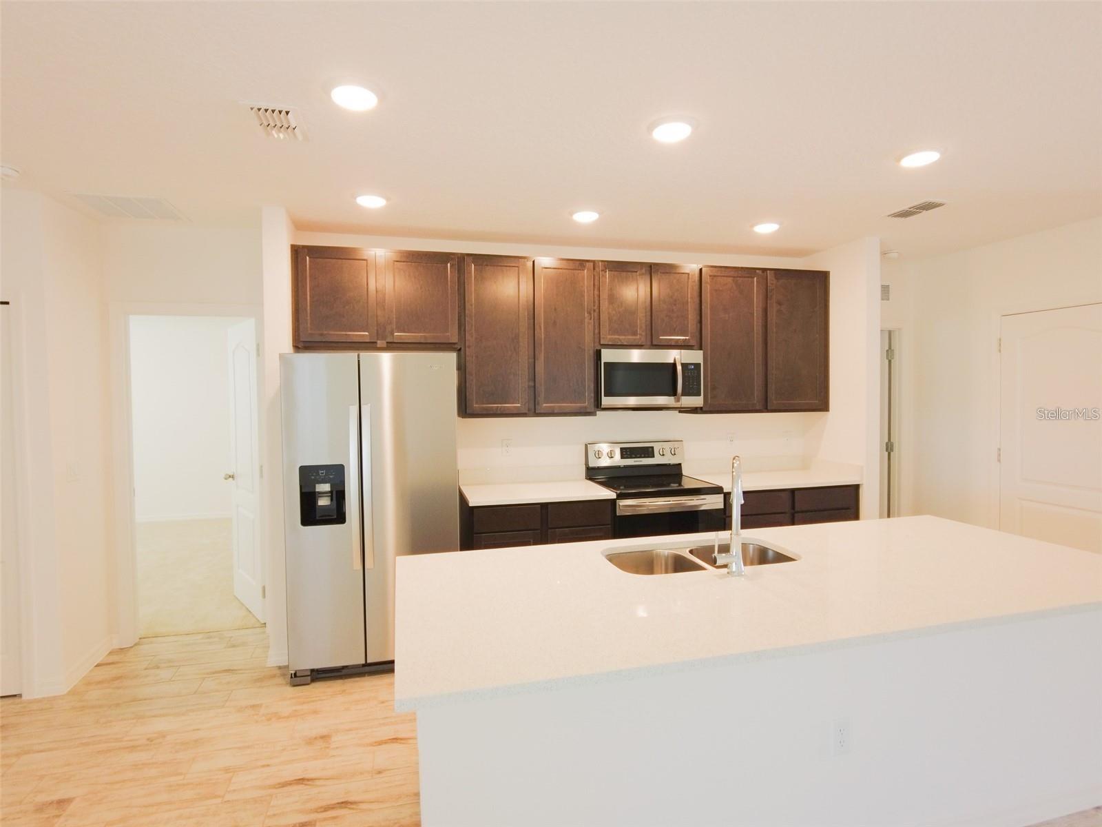 Image 3 of 16 For 423 Taft Drive