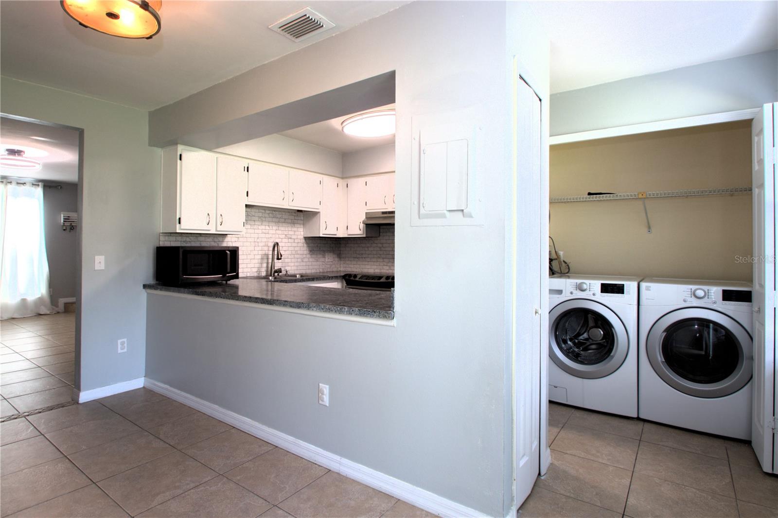 Image 20 of 23 For 613 Casa Park Court B Court N B