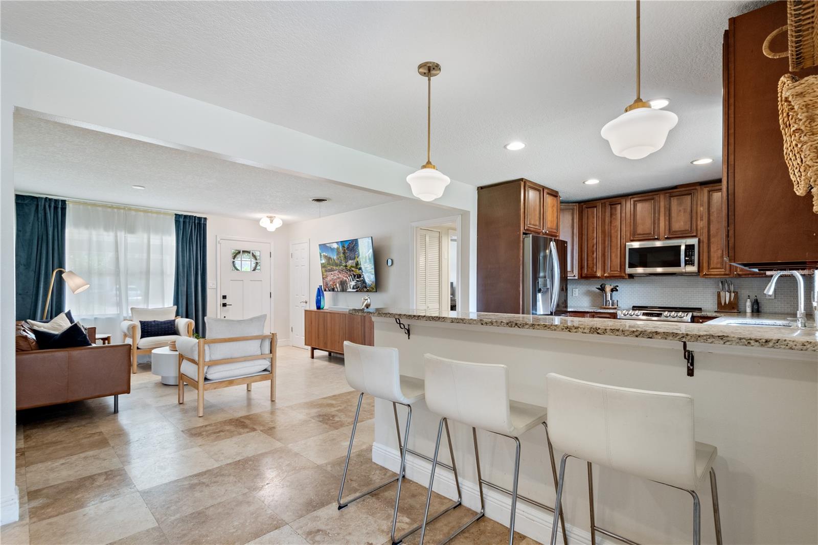 Image 10 of 51 For 417 Carvell Drive