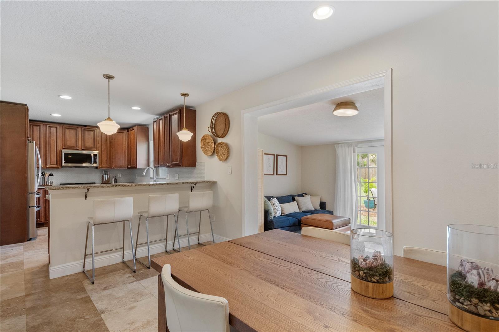Image 21 of 51 For 417 Carvell Drive