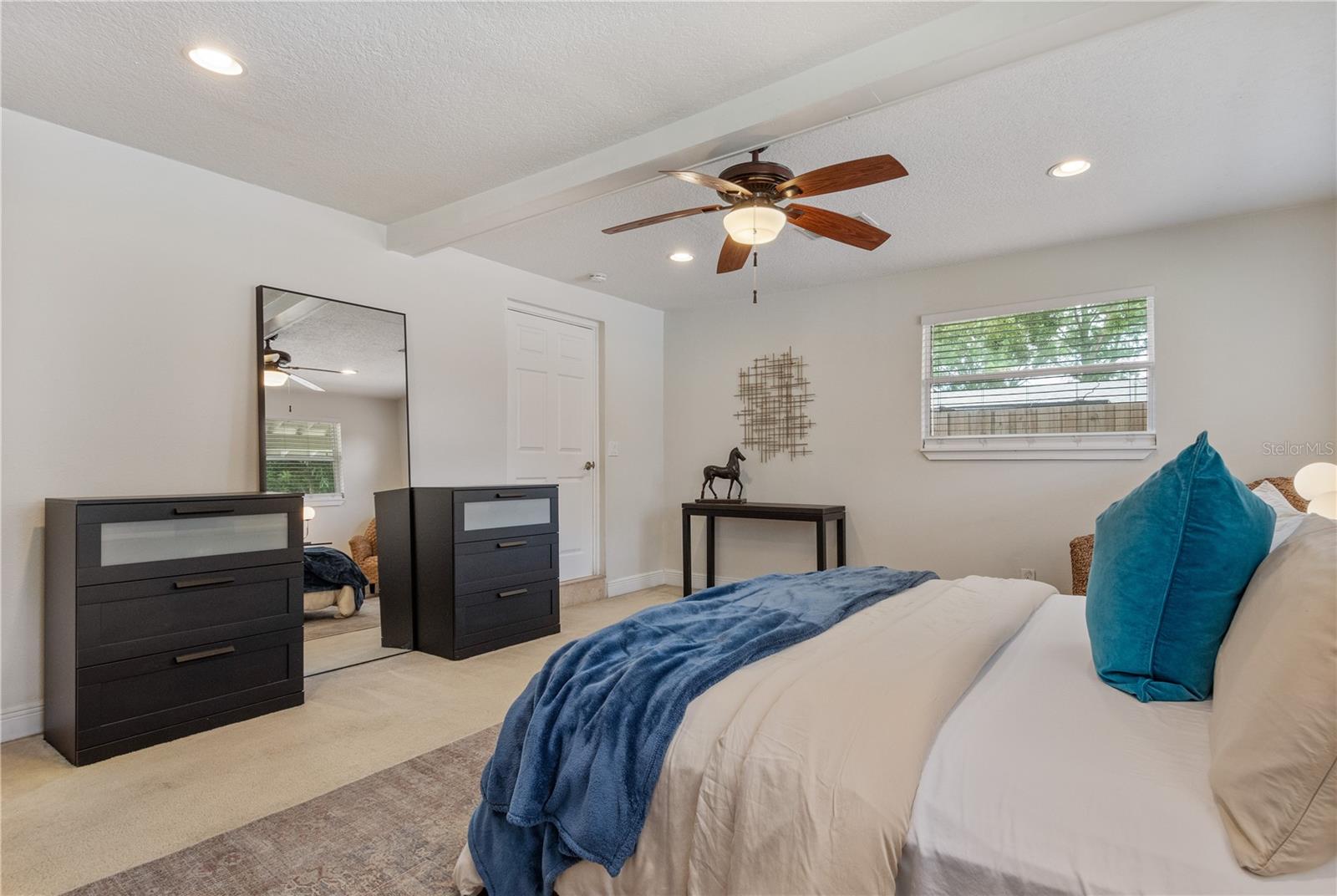 Image 24 of 51 For 417 Carvell Drive