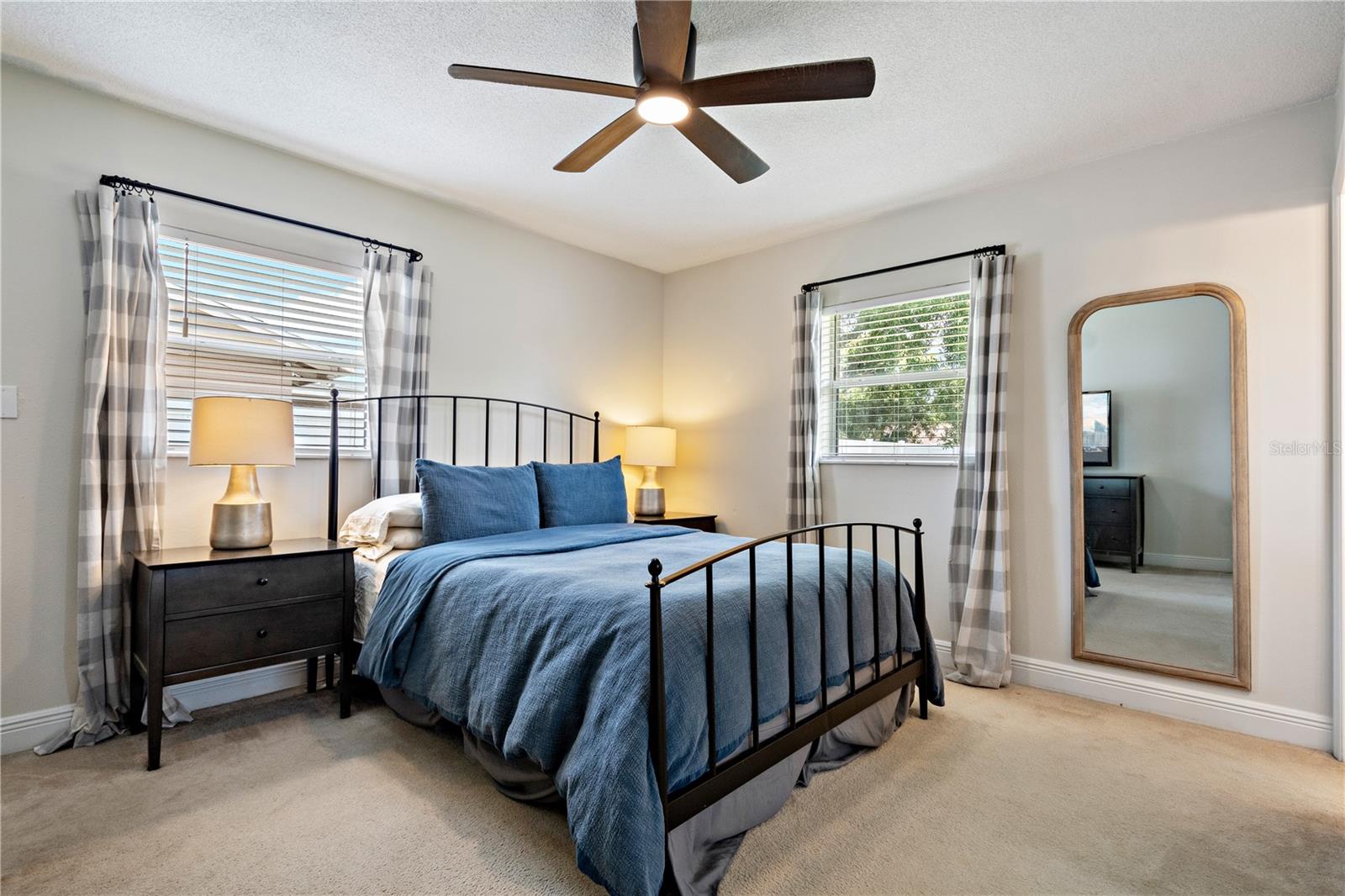Image 33 of 51 For 417 Carvell Drive