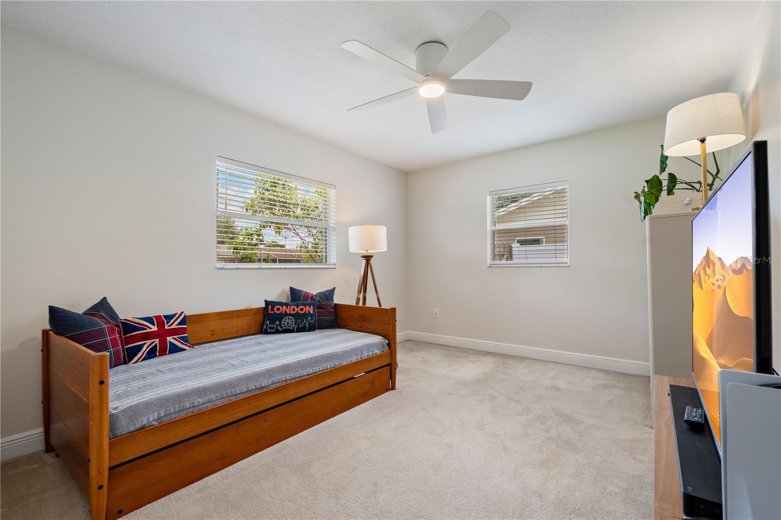 Image 36 of 51 For 417 Carvell Drive