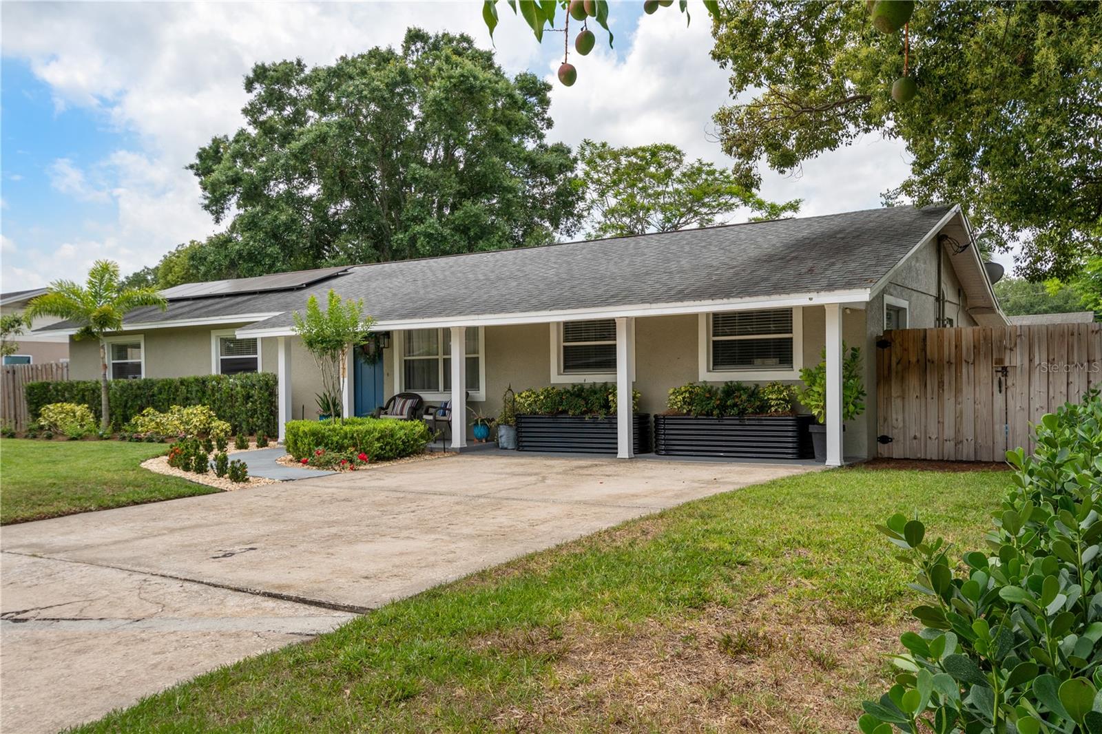 Image 4 of 51 For 417 Carvell Drive