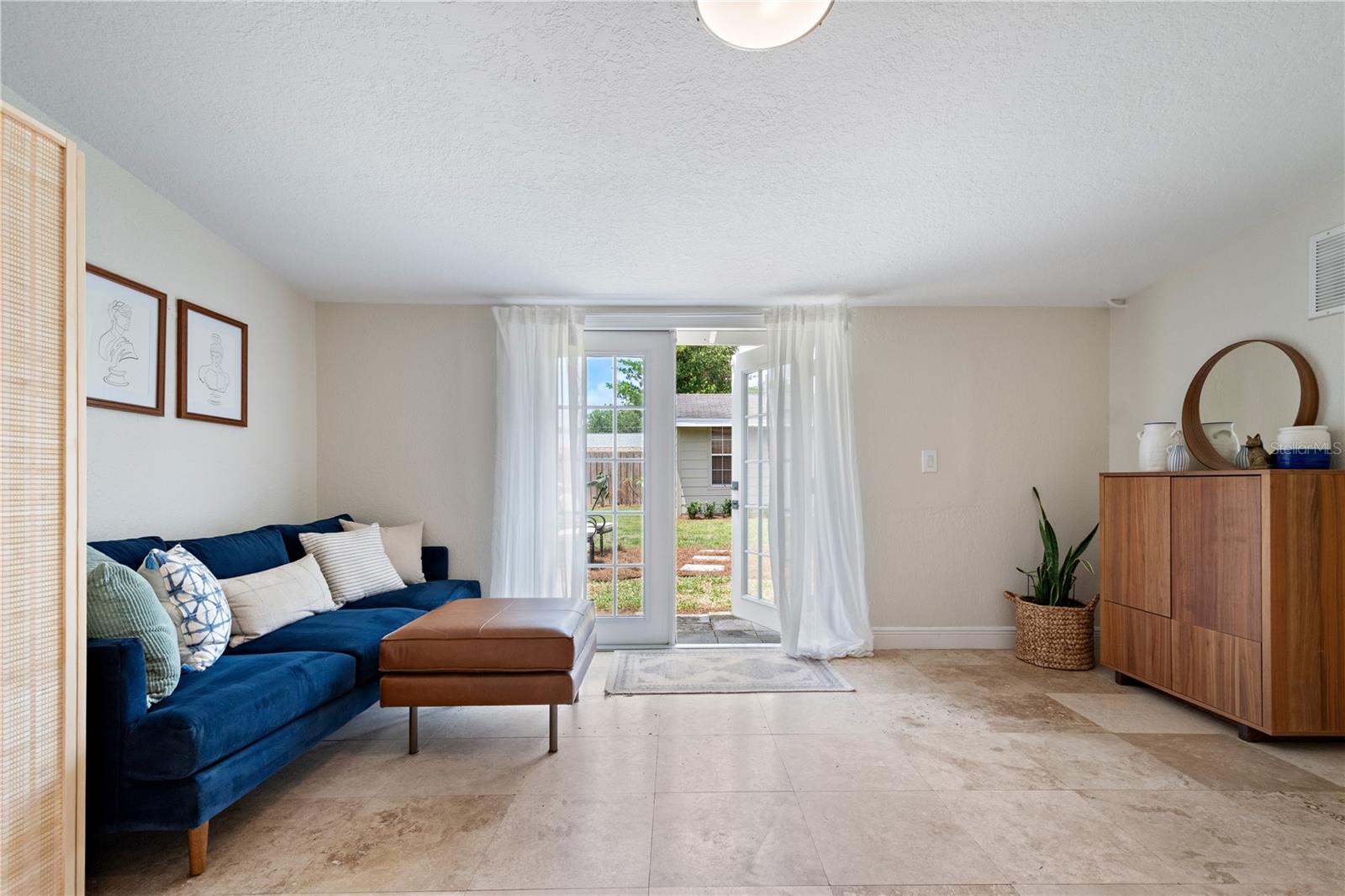 Image 41 of 51 For 417 Carvell Drive