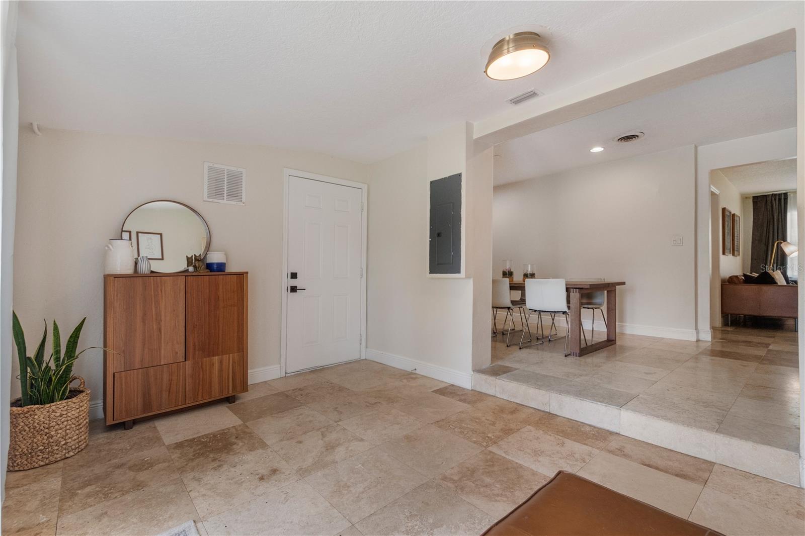 Image 42 of 51 For 417 Carvell Drive