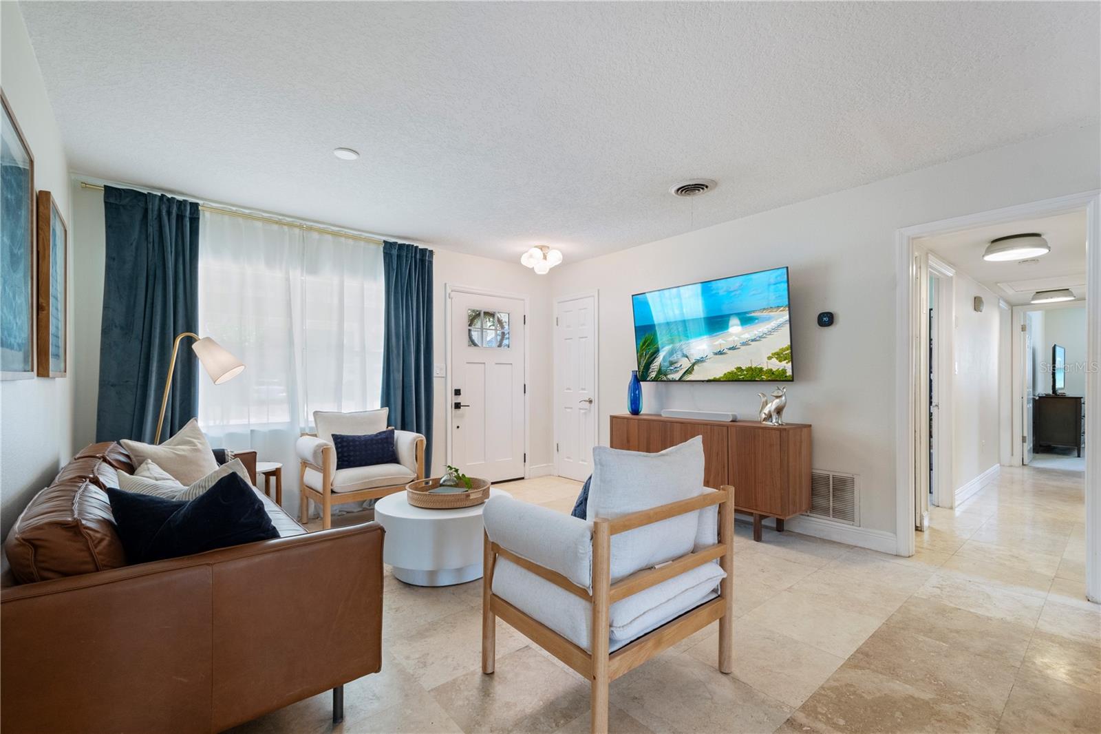 Image 8 of 51 For 417 Carvell Drive