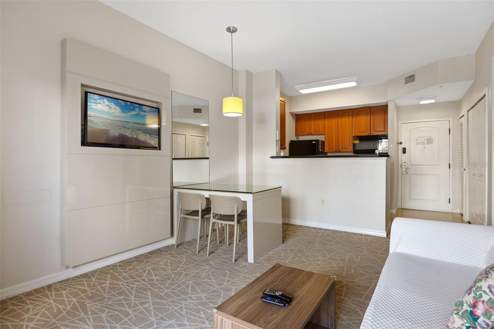 Image 14 of 43 For 7395 Universal Boulevard 203